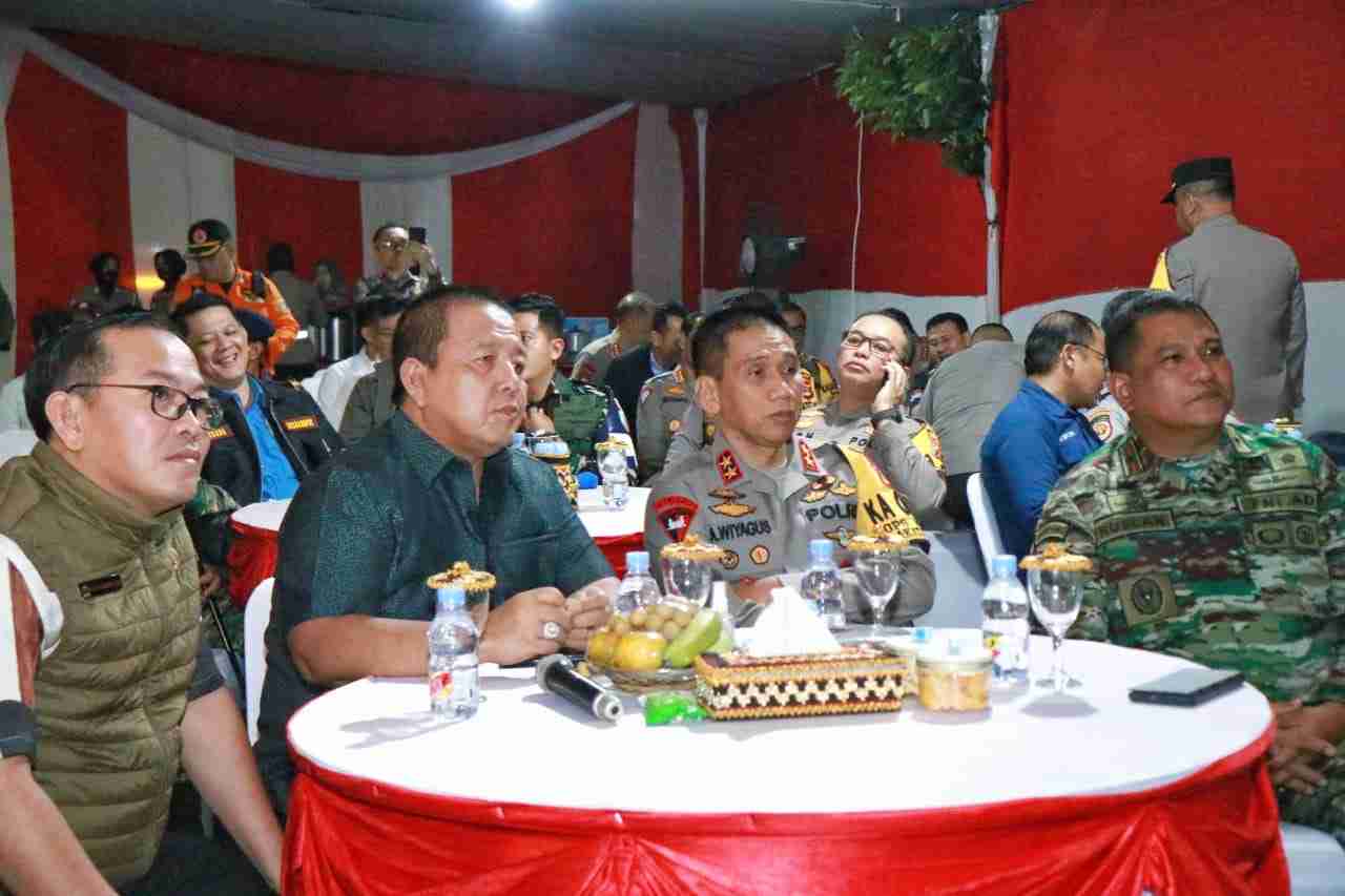 Gubernur Bersama Forkopimda Lakukan Pemantauan dan Peninjauan Jelang Pergantian Tahun Gubernur Bersama Forkopimda Lakukan Pemantauan dan Peninjauan Jelang Pergantian Tahun
