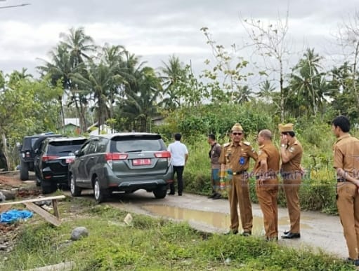 Bupati Cek Langsung Kantor Persiapan Polres Pesisir Barat Bupati Cek Langsung Kantor Persiapan Polres Pesisir Barat