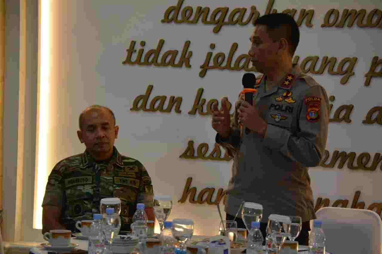 Kolonel Inf Prasetyo Kasrem 043/Gatam Hadiri Jum’at Berkah Polda Lampung Kolonel Inf Prasetyo Kasrem 043/Gatam Hadiri Jum’at Berkah Polda Lampung