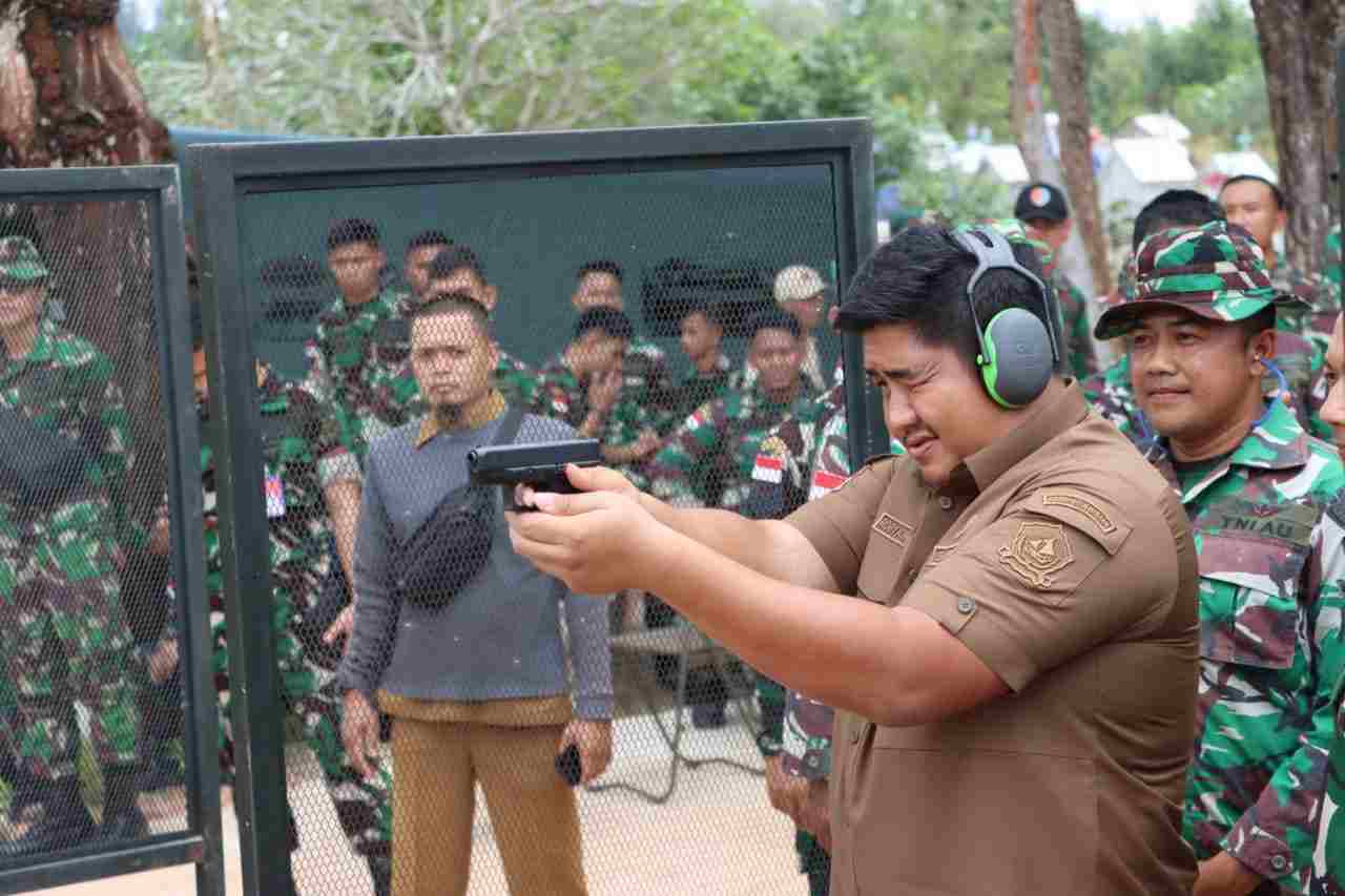 Bidikan Bupati Bintan Tandai Penggunaan Lapangan Tembak Marda Sarjono Bidikan Bupati Bintan Tandai Penggunaan Lapangan Tembak Marda Sarjono