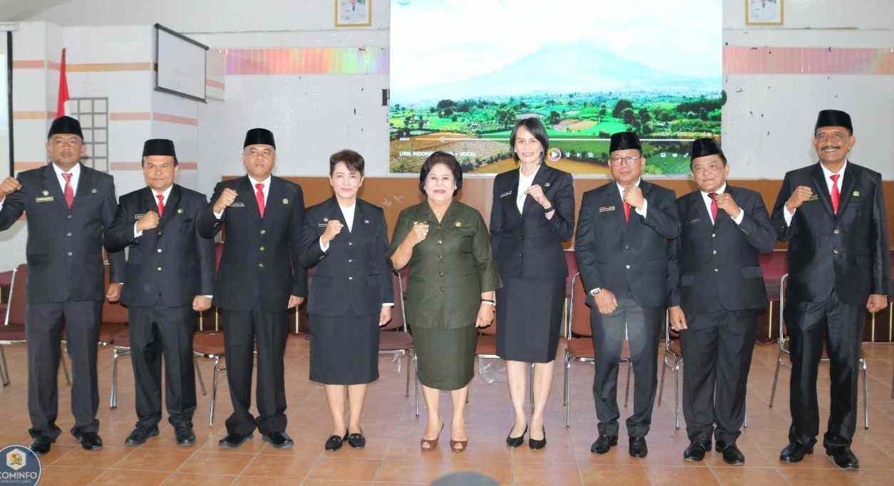 Bupati Karo Lantik 3 Pejabat Defenitif 5 Wajah Baru Bupati Karo Lantik 3 Pejabat Defenitif 5 Wajah Baru