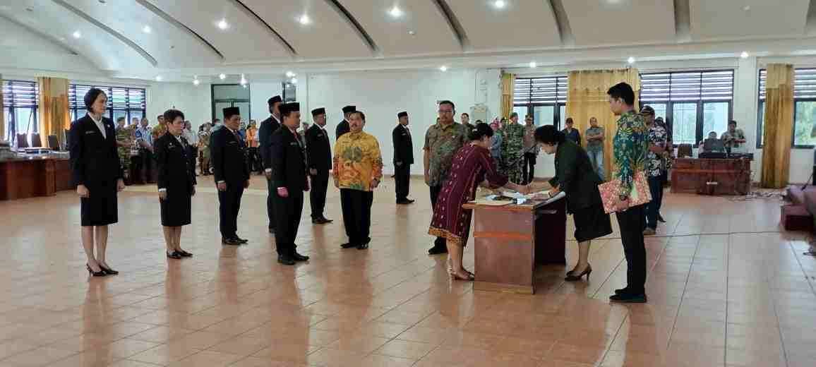 Sekda Kab Karo Hadiri Pelantikan Pejabat Pimpinan Tinggi Pratama Sekda Kab Karo Hadiri Pelantikan Pejabat Pimpinan Tinggi Pratama