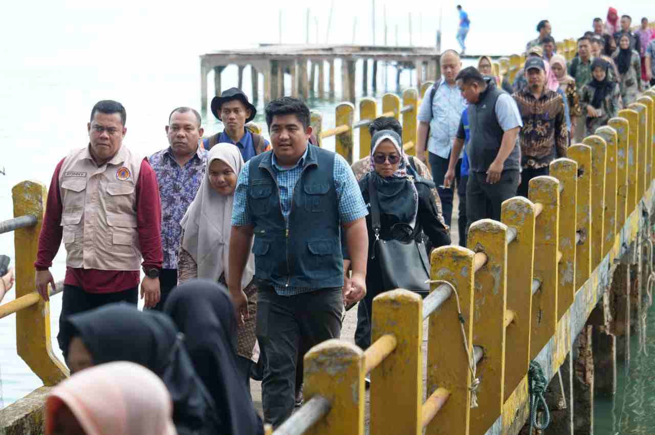 Tiga Wilayah Mantang, Binsir Hingga Bintim Terima Bantuan dari Bupati Bintan Tiga Wilayah Mantang, Binsir Hingga Bintim Terima Bantuan dari Bupati Bintan