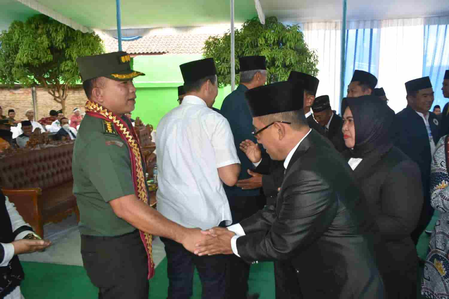 Kasiter Kasrem 043/Gatam Hadiri Pelantikan DPD dan DPW Al-Khairiyah Lampung Kasiter Kasrem 043/Gatam Hadiri Pelantikan DPD dan DPW Al-Khairiyah Lampung
