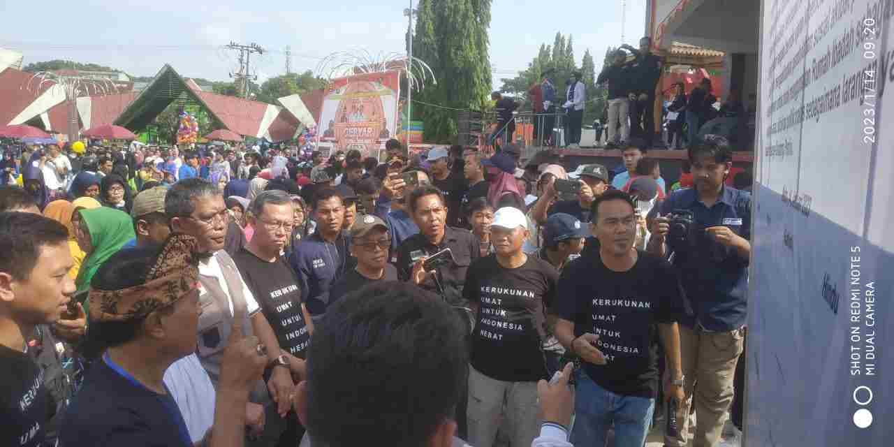 Peringati HAB ke-77, Sekdaprov Lepas 12 Ribuan Peserta Jalan Sehat Kerukunan Peringati HAB ke-77, Sekdaprov Lepas 12 Ribuan Peserta Jalan Sehat Kerukunan