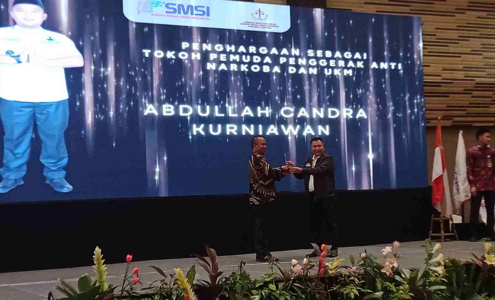 Abdullah Candara Kurniawan Meraih Gelar Award Tokoh Pemuda Penggerak Anti Narkoba Dari SMSI Abdullah Candara Kurniawan Meraih Gelar Award Tokoh Pemuda Penggerak Anti Narkoba Dari SMSI