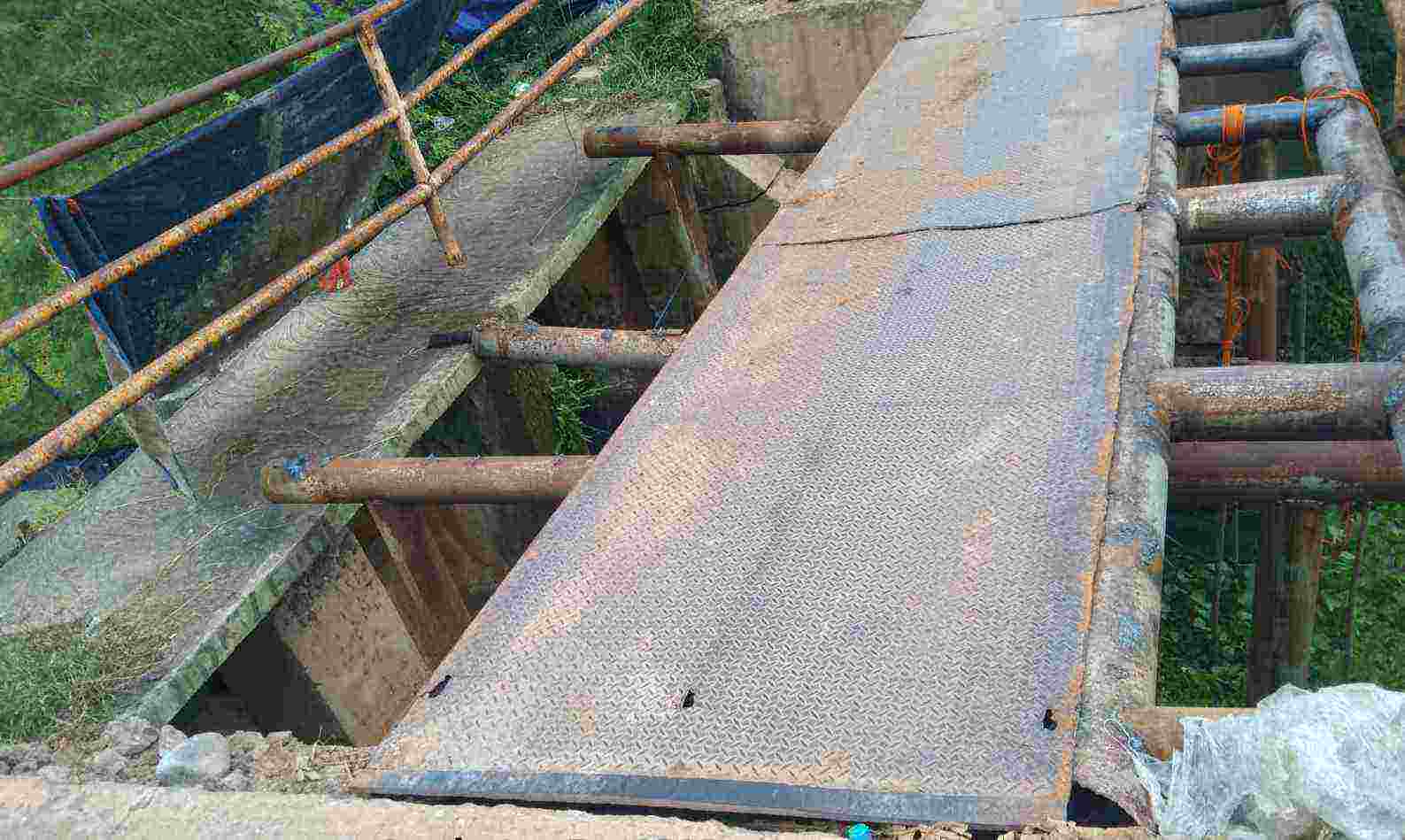 Kades Kecewa Jembatan Besi Didesanya Sejaro Sakti Amblas, Pihak HKA Lepas Bertanggungjawab Kades Kecewa Jembatan Besi Didesanya Sejaro Sakti Amblas, Pihak HKA Lepas Bertanggungjawab