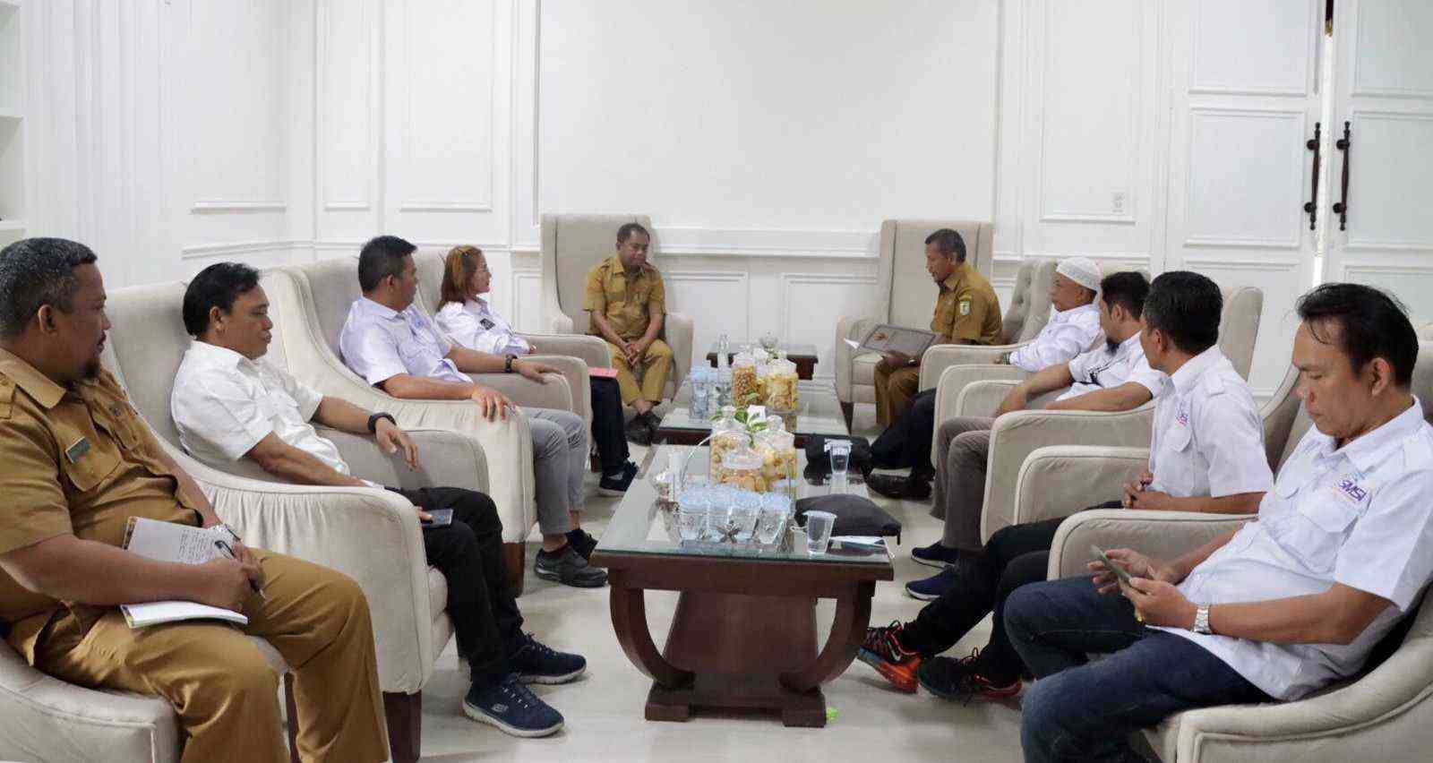 Bupati Sergai Dukung Rangkaian HPN 2023 SMSI Bupati Sergai Dukung Rangkaian HPN 2023 SMSI