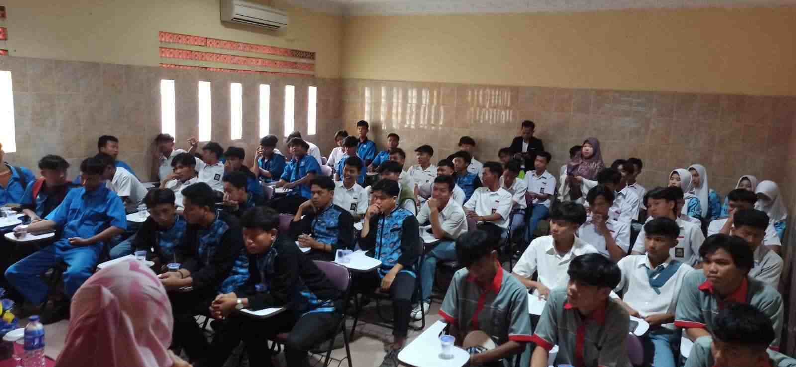 Cegah Kenakalan Remaja, Sat Binmas Polresta Berikan Penyuluhan Ke Sekolah Cegah Kenakalan Remaja, Sat Binmas Polresta Berikan Penyuluhan Ke Sekolah