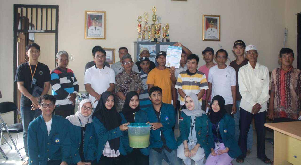 Mahasiswa KKN Unila Gelar Sosialisasi Pembuatan POC Berbahan Dasar Daun Kelor Mahasiswa KKN Unila Gelar Sosialisasi Pembuatan POC Berbahan Dasar Daun Kelor