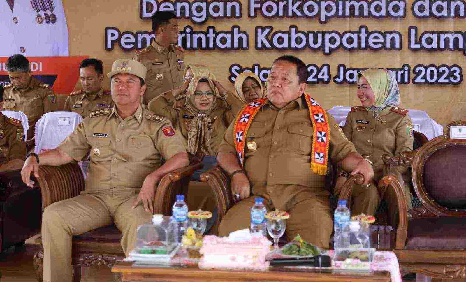 Gubernur Lampung Ir. Arinal Djunaidi Gelar Silaturahmi dengan Forkopimda Lambar Gubernur Lampung Ir. Arinal Djunaidi Gelar Silaturahmi dengan Forkopimda Lambar