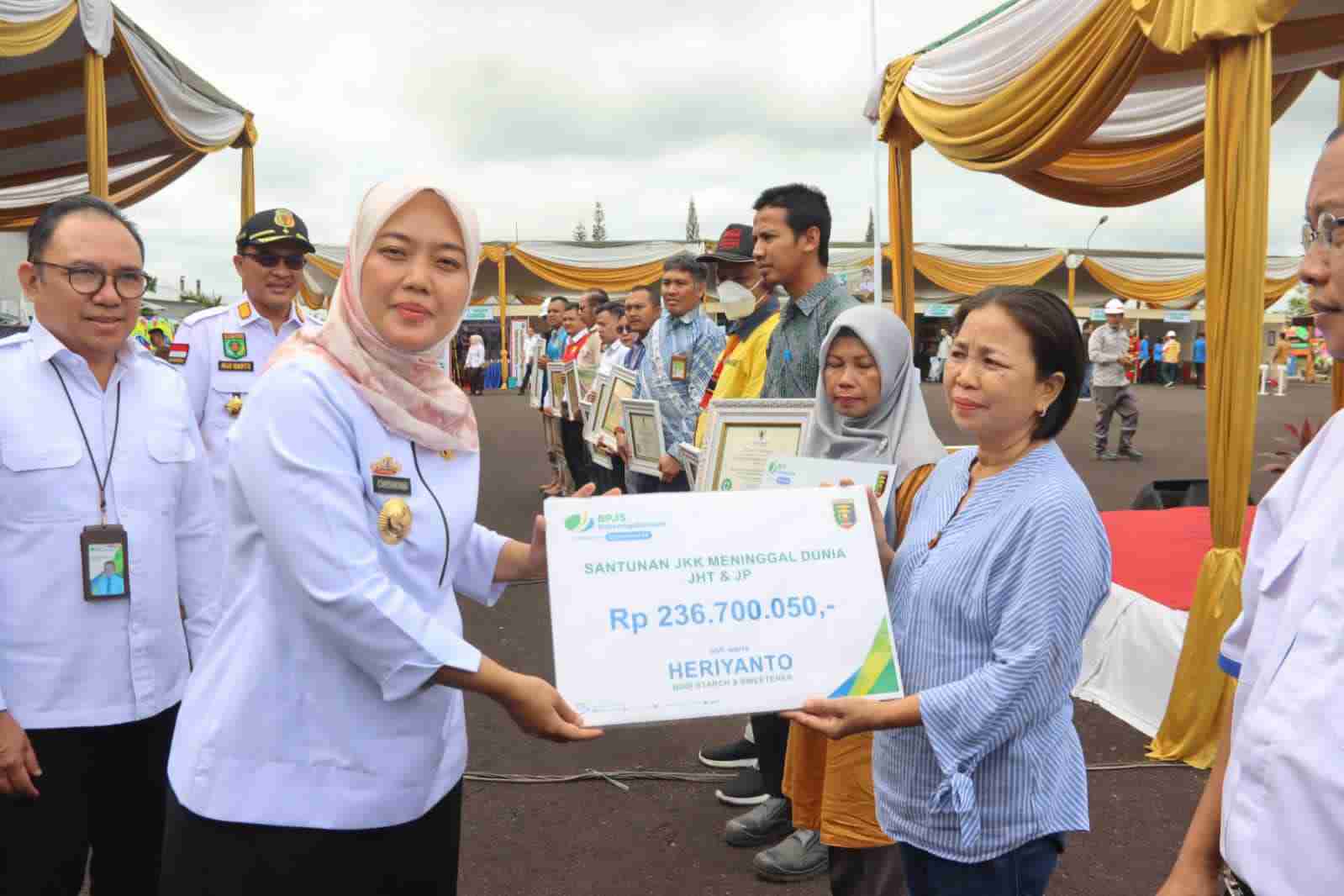 Wagub Chusnunia Pimpin Apel Pencanangan Bulan K3 Tingkat Provinsi Lampung tahun 2023 Wagub Chusnunia Pimpin Apel Pencanangan Bulan K3 Tingkat Provinsi Lampung tahun 2023