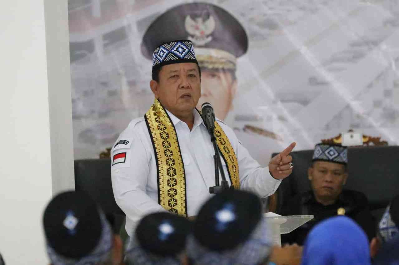 Gubernur Silaturahmi Dengan Forkopimda dan Pemkab Pesibar Serta Lakukan Pembinaan ASN Gubernur Silaturahmi Dengan Forkopimda dan Pemkab Pesibar Serta Lakukan Pembinaan ASN