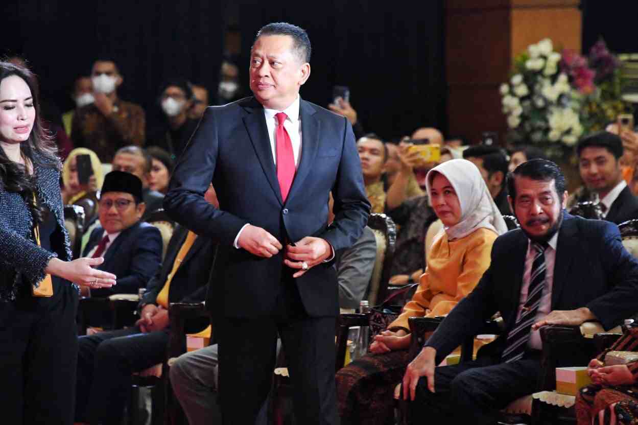 Raih Gelar Doktor, Bamsoet Apresiasi Dukungan Berbagai Pihak Raih Gelar Doktor, Bamsoet Apresiasi Dukungan Berbagai Pihak