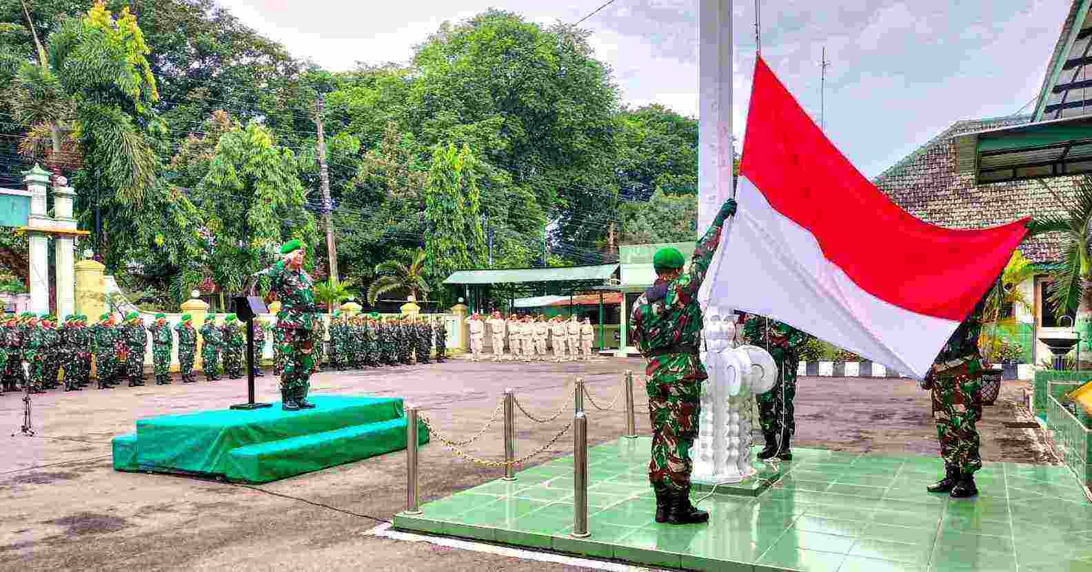 Semangat Prajurit Dan PNS Kodim Pati Dalam Pelaksanaan Upacara Semangat Prajurit Dan PNS Kodim Pati Dalam Pelaksanaan Upacara