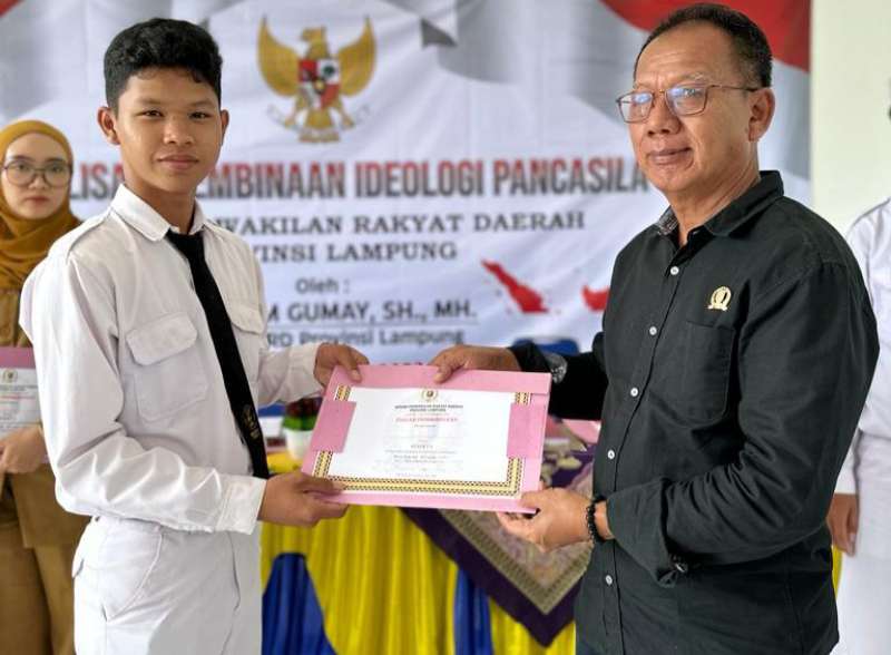 Mingrum Gumay Sosialisasikan PIP di SMKN 1 Trimurjo Lamteng Mingrum Gumay Sosialisasikan PIP di SMKN 1 Trimurjo Lamteng