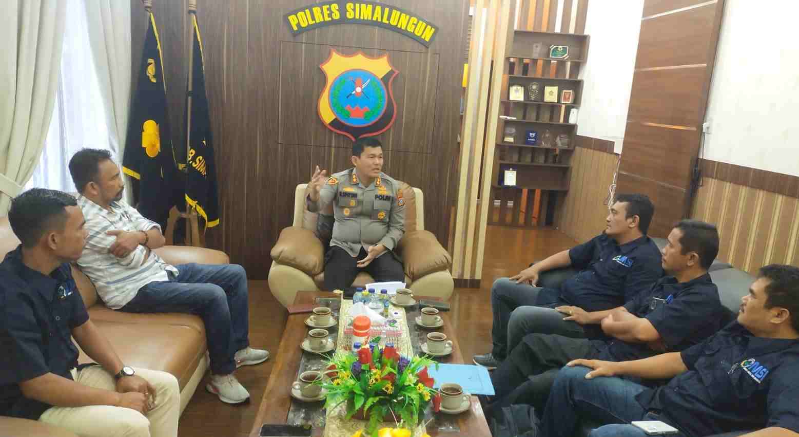 Kapolres Simalungun AKBP Ronald FC Sipayung Menerima Audensi Pengurus dan Panitia Pelantikan JMSI Kapolres Simalungun AKBP Ronald FC Sipayung Menerima Audensi Pengurus dan Panitia Pelantikan JMSI