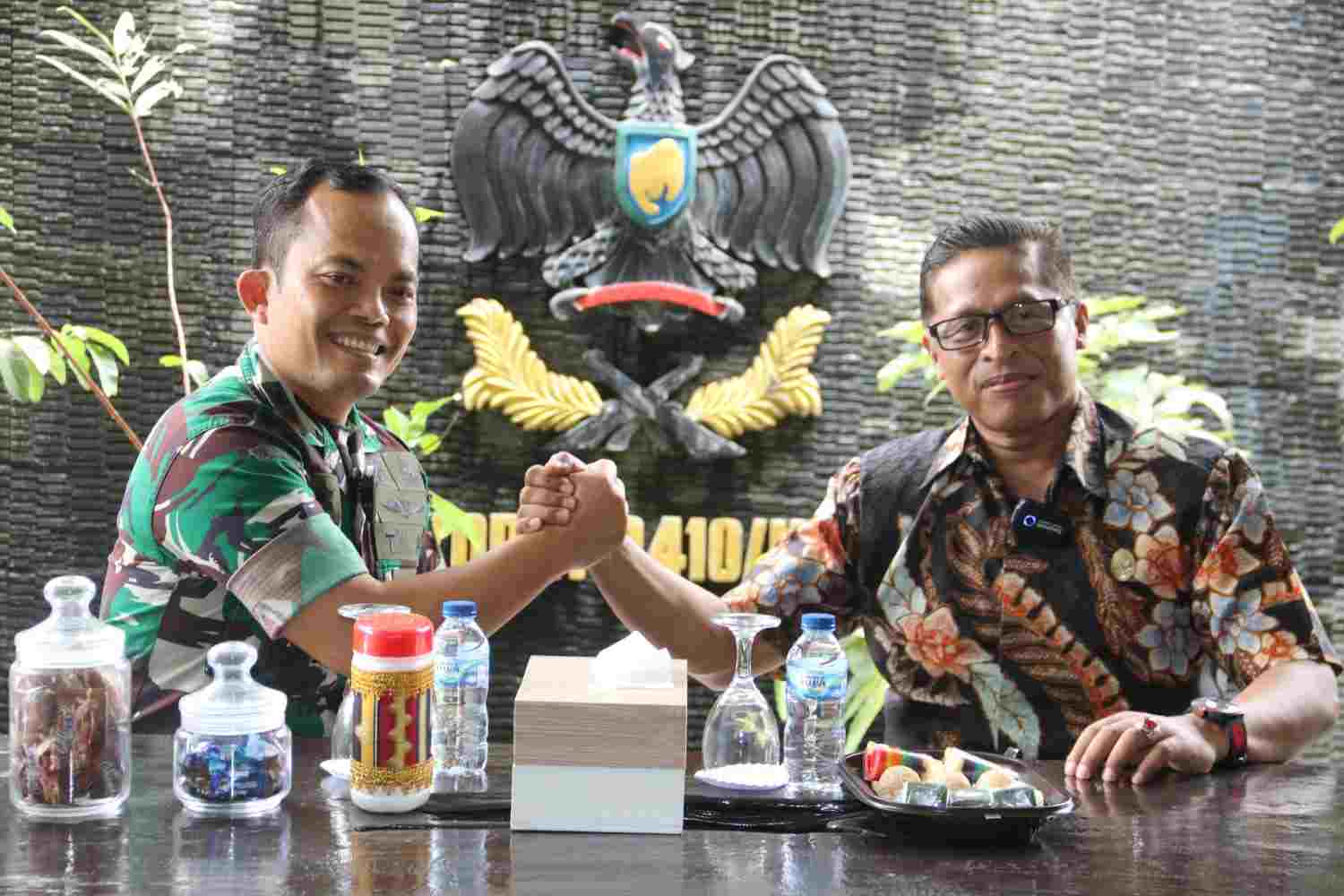 Bincang Pagi!! Dandim KBL: Keberhasilan Tugas Babinsa Adalah Ketika Bisa Dekati Hati Rakyat Bincang Pagi!! Dandim KBL: Keberhasilan Tugas Babinsa Adalah Ketika Bisa Dekati Hati Rakyat