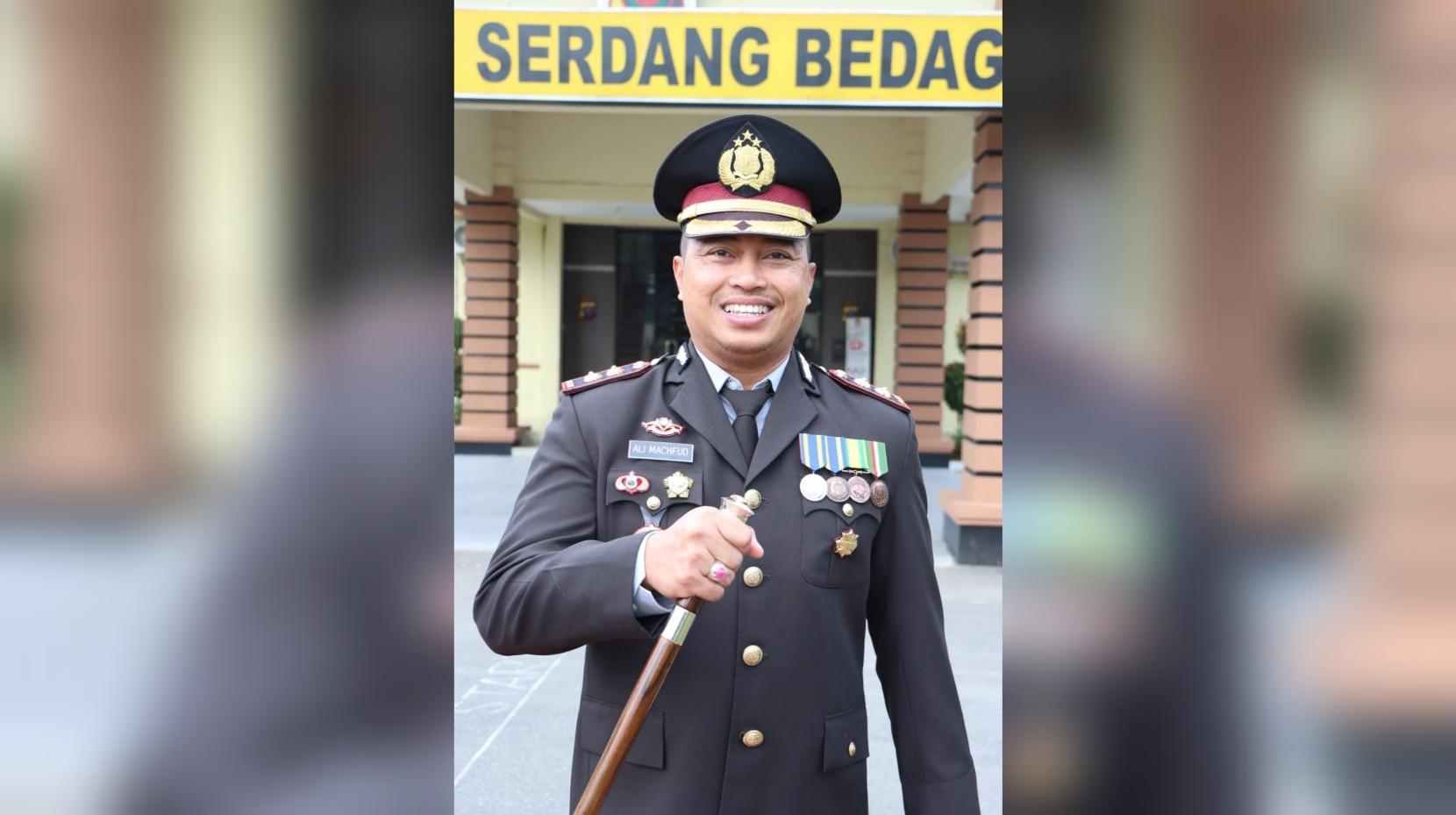 Kapolres AKBP Dr. Ali Machfud Lakukan Rotasi Personel Jajaran Polres Sergai Kapolres AKBP Dr. Ali Machfud Lakukan Rotasi Personel Jajaran Polres Sergai