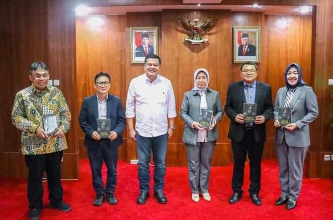Bupati Lamteng Audiensi Terkait Percepatan Pembukaan PSDKU Dengan Rektor Unila Bupati Lamteng Audiensi Terkait Percepatan Pembukaan PSDKU Dengan Rektor Unila