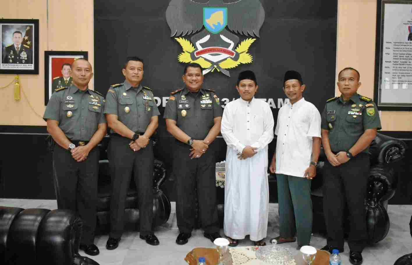 Danrem 043/Gatam Sambut Silaturahmi Ikatan Khatib Dewan Masjid Indonesia Danrem 043/Gatam Sambut Silaturahmi Ikatan Khatib Dewan Masjid Indonesia