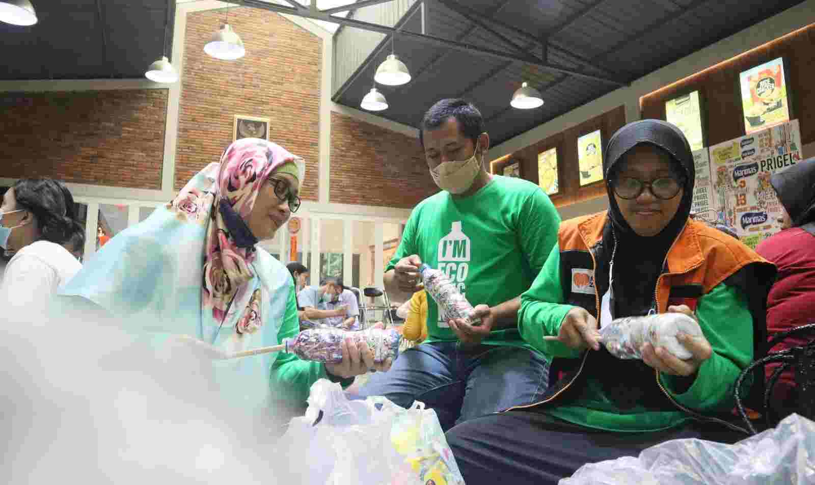 Aksi Nyata Marimas, Ecobricks Bersama Masyarakat Selamatkan Bumi Aksi Nyata Marimas, Ecobricks Bersama Masyarakat Selamatkan Bumi
