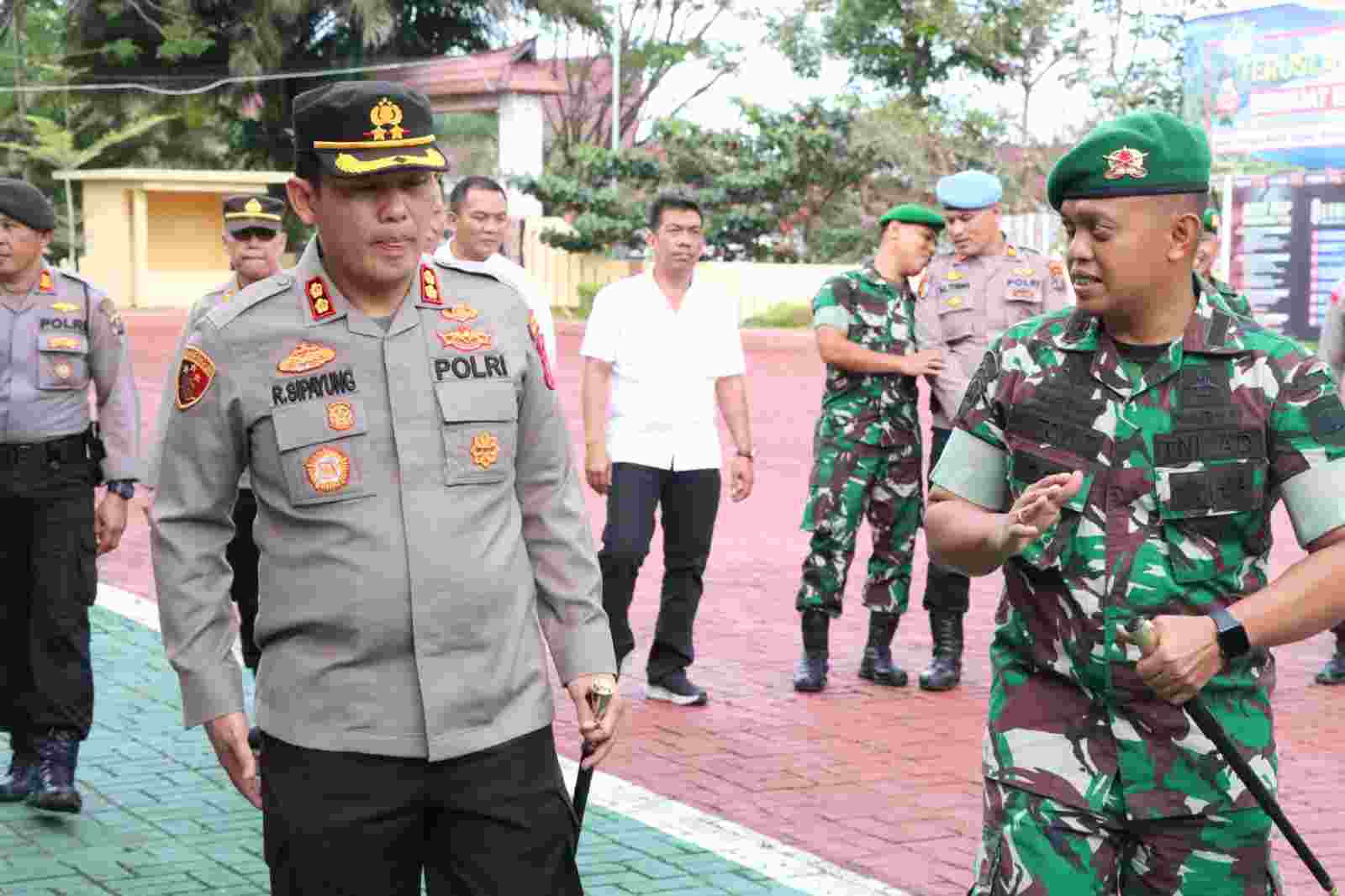 Kapolres Simalungun Terima Kunjungan Komandan Batalyon 122 Tombak Sakti Kapolres Simalungun Terima Kunjungan Komandan Batalyon 122 Tombak Sakti