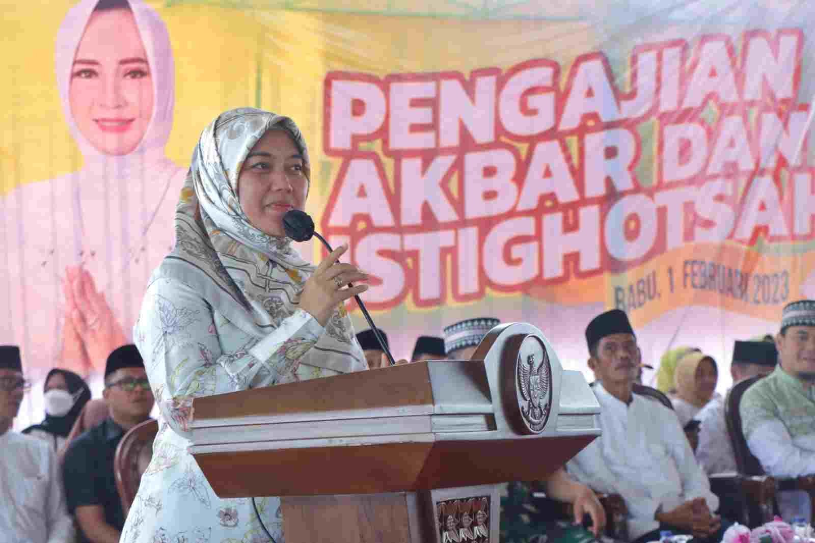 Wagub Chusnunia dan Ketua TP. PKK Lampung Hadiri Pengajian Akbar di Way Kanan Wagub Chusnunia dan Ketua TP. PKK Lampung Hadiri Pengajian Akbar di Way Kanan