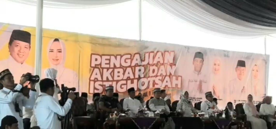 Wagub dan Ketua Tim PKK Lampung Hadiri Pengajian Akbar Bersama Ustadz Hilman Fauzi Wagub dan Ketua Tim PKK Lampung Hadiri Pengajian Akbar Bersama Ustadz Hilman Fauzi