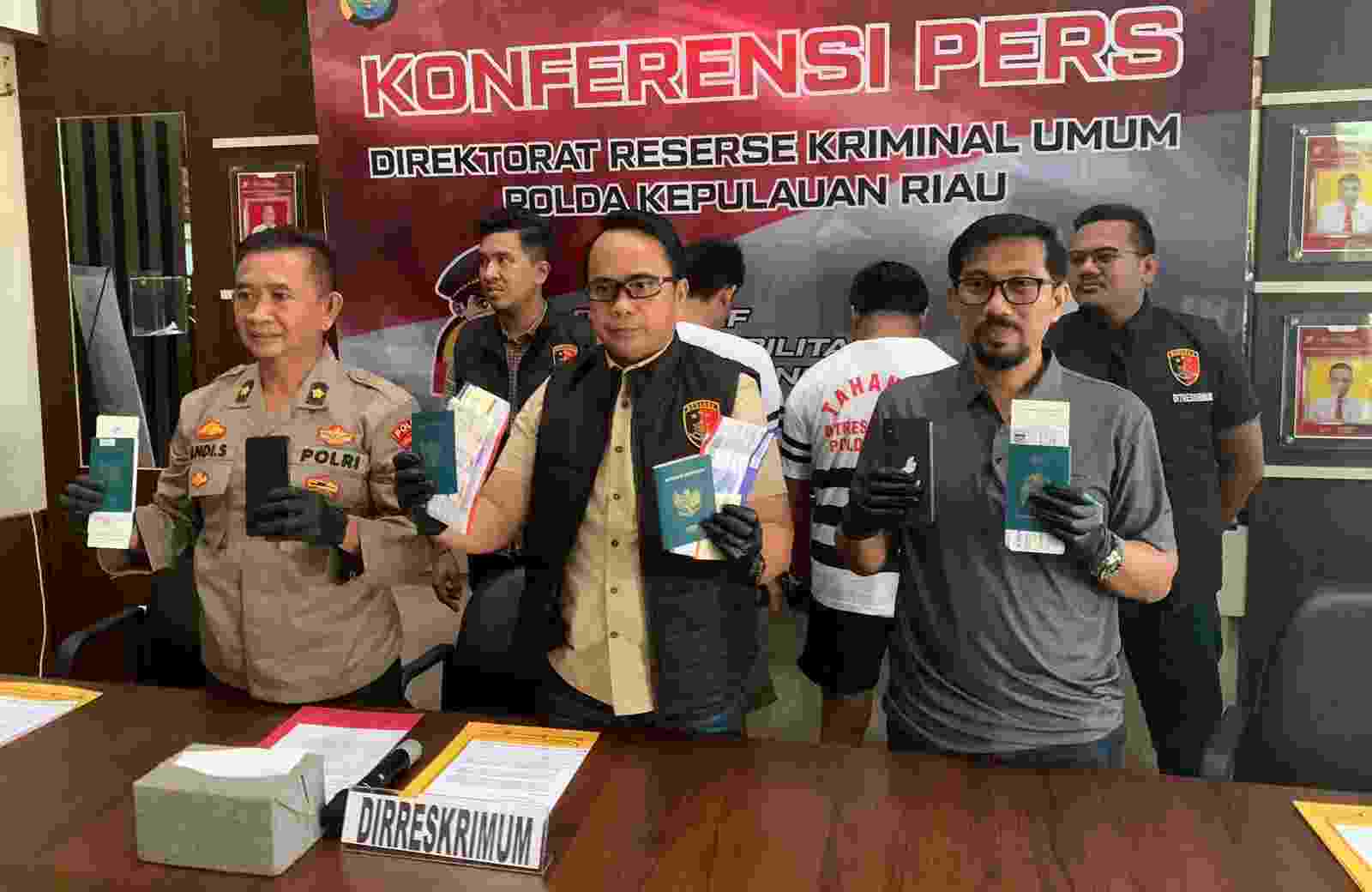 Dit Reskrimum Polda Kepri Berhasil Amankan Sindikat Pengiriman PMI Secara Ilegal Dit Reskrimum Polda Kepri Berhasil Amankan Sindikat Pengiriman PMI Secara Ilegal