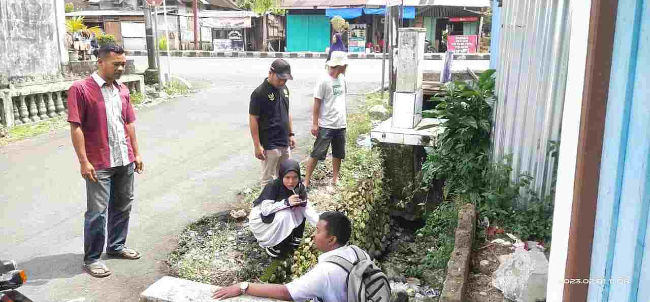Keluhan Warga Terobati, Wakil DPRD Danny Ismaya Ukur Drainase yang Rusak Keluhan Warga Terobati, Wakil DPRD Danny Ismaya Ukur Drainase yang Rusak