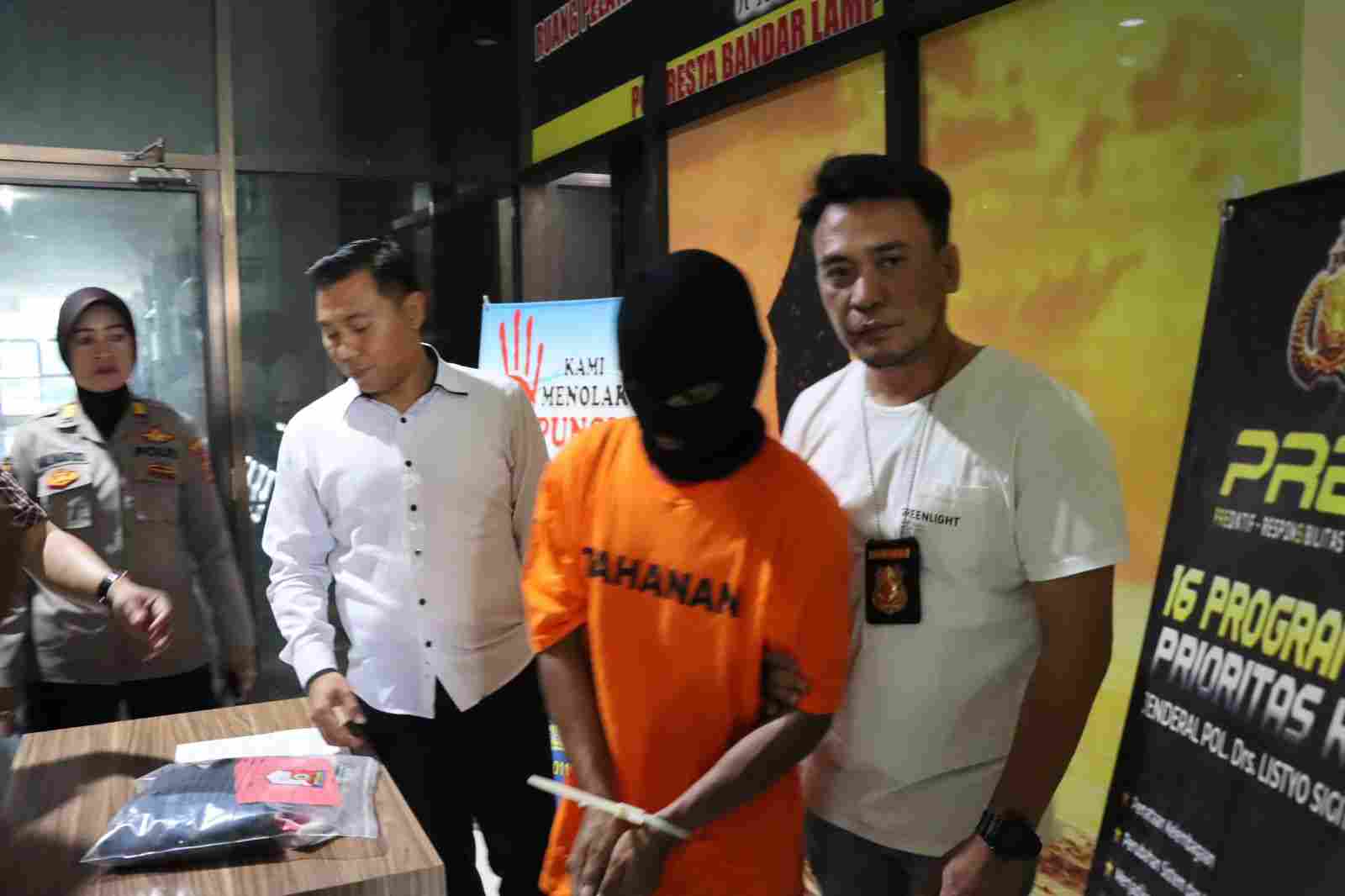 Polresta Bandar Lampung Tangkap Ayah yang Culik anak Tiri Polresta Bandar Lampung Tangkap Ayah yang Culik anak Tiri