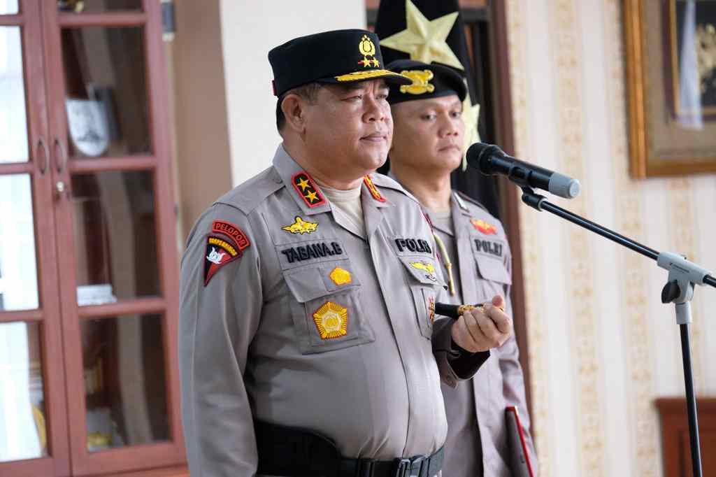 Kapolda Irjen Pol Drs. Tabana Bangun Pimpin Sertijab Kayanma Polda Kepri Kapolda Irjen Pol Drs. Tabana Bangun Pimpin Sertijab Kayanma Polda Kepri