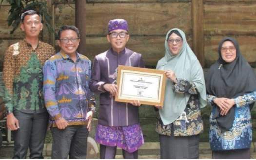 Kabupaten Way Kanan Menerima Penghargaan Sertifikasi Frambusia dari Kemenkes RI Kabupaten Way Kanan Menerima Penghargaan Sertifikasi Frambusia dari Kemenkes RI