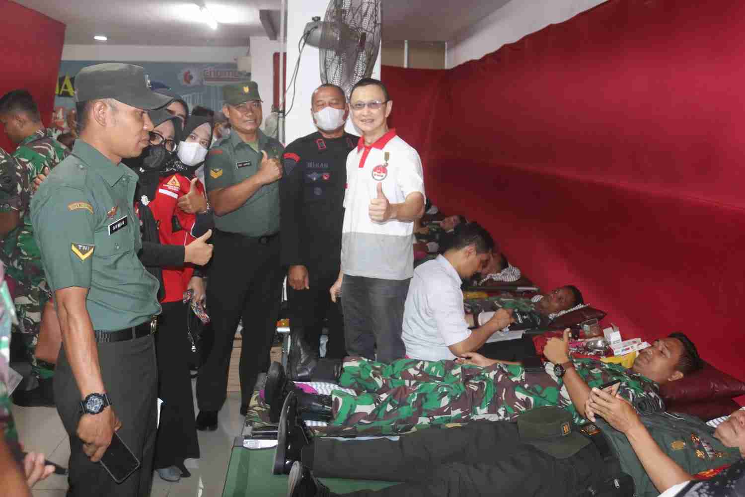 Penuhi Kebutuhan Stock Darah PMI, TNI-Polri dan Masyarakat Laksanakan Donor Darah Penuhi Kebutuhan Stock Darah PMI, TNI-Polri dan Masyarakat Laksanakan Donor Darah