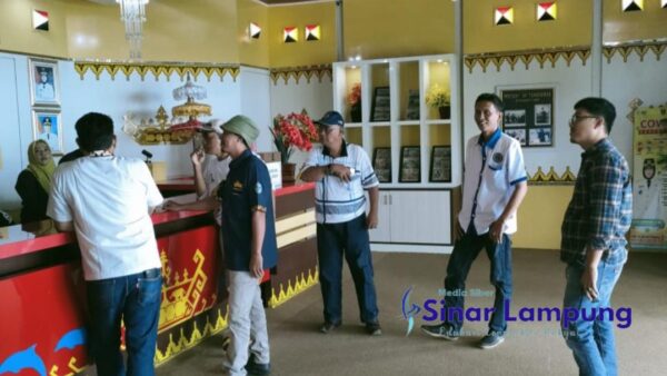 Sekda Tanggamus Alergi Terhadap Wartawan? Sekda Tanggamus Alergi Terhadap Wartawan?