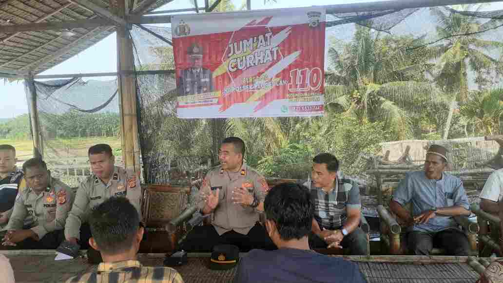 Jumat Curhat Polsek Peureulak, Keuchik Bangka Rimung Sampaikan Masalah Ternak dan Judi Chip Jumat Curhat Polsek Peureulak, Keuchik Bangka Rimung Sampaikan Masalah Ternak dan Judi Chip