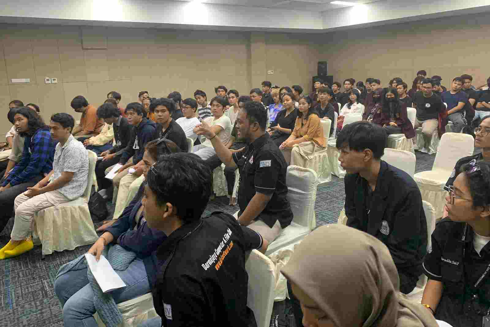 UKM DCFC IIB Darmajaya Kunjungi Dua Perguruan Tinggi di Pulau Bali dan Jawa UKM DCFC IIB Darmajaya Kunjungi Dua Perguruan Tinggi di Pulau Bali dan Jawa