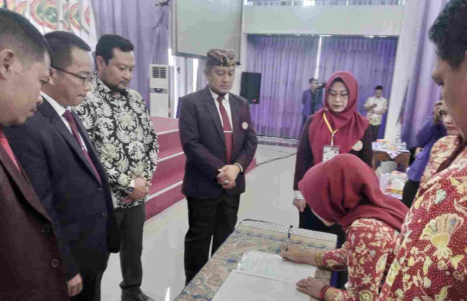 15 Dewan Pengurus Komisariat PPNI se-Kabupaten Pringsewu Dilantik 15 Dewan Pengurus Komisariat PPNI se-Kabupaten Pringsewu Dilantik