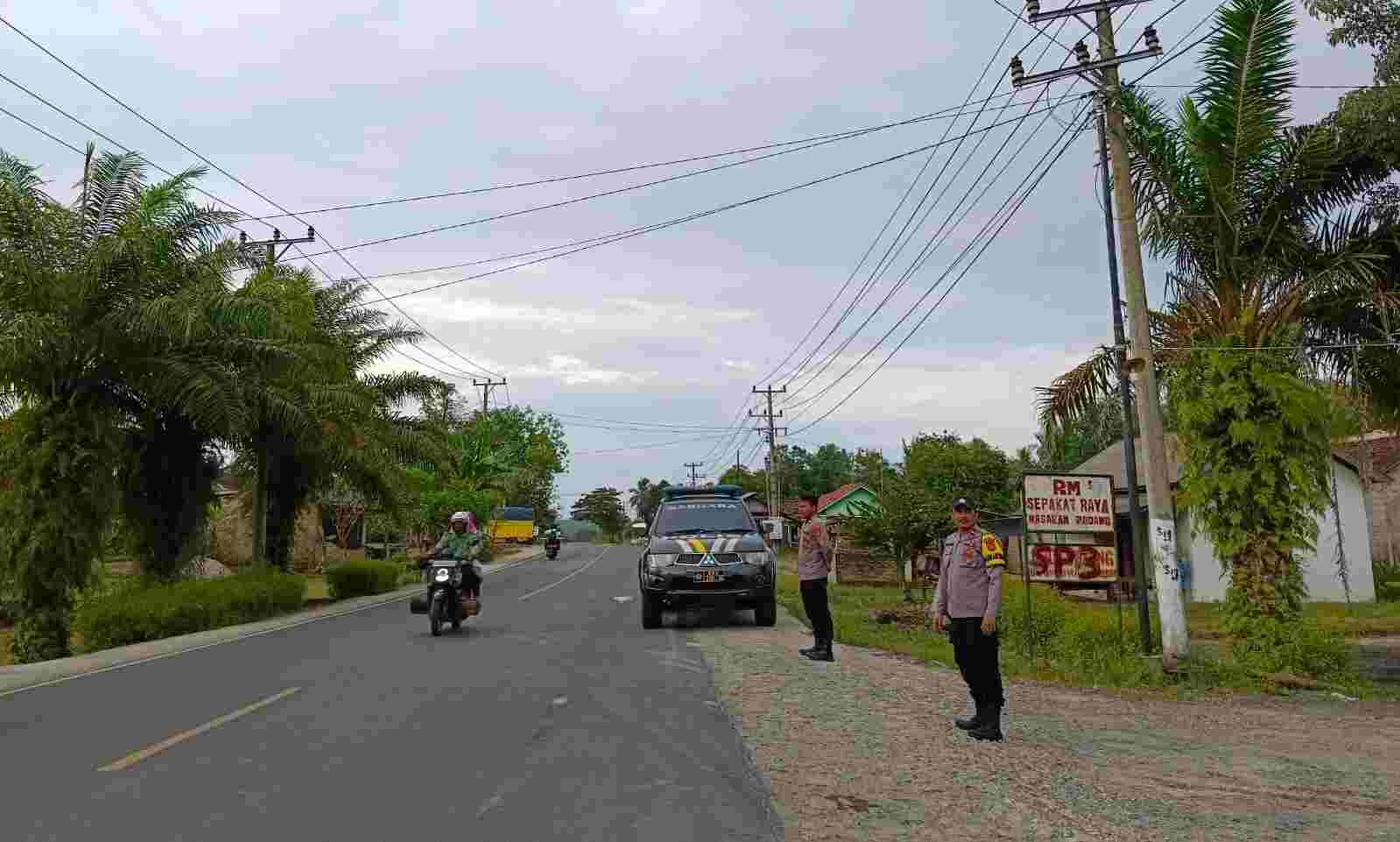 Polsek Blambangan Umpu Patroli KRYD di Jalinsum Kampung Gunung Sangkaran Polsek Blambangan Umpu Patroli KRYD di Jalinsum Kampung Gunung Sangkaran