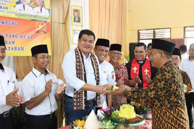 Bupati Musa Ahmad Hadiri Peringatan HUT ke-62 Kampung Fajar Mataram Bupati Musa Ahmad Hadiri Peringatan HUT ke-62 Kampung Fajar Mataram