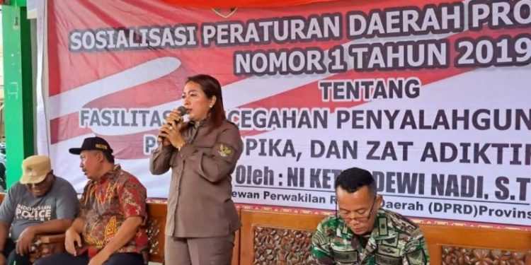 Ni Ketut Dewi Nadi Ajak Warga Dukung Pemberantasan Narkoba Ni Ketut Dewi Nadi Ajak Warga Dukung Pemberantasan Narkoba