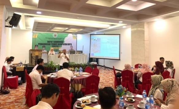 Plt Sekdakab Pesibar Jadi Narasumber pada Rapat Siwastek Kabupaten/Kota Plt Sekdakab Pesibar Jadi Narasumber pada Rapat Siwastek Kabupaten/Kota