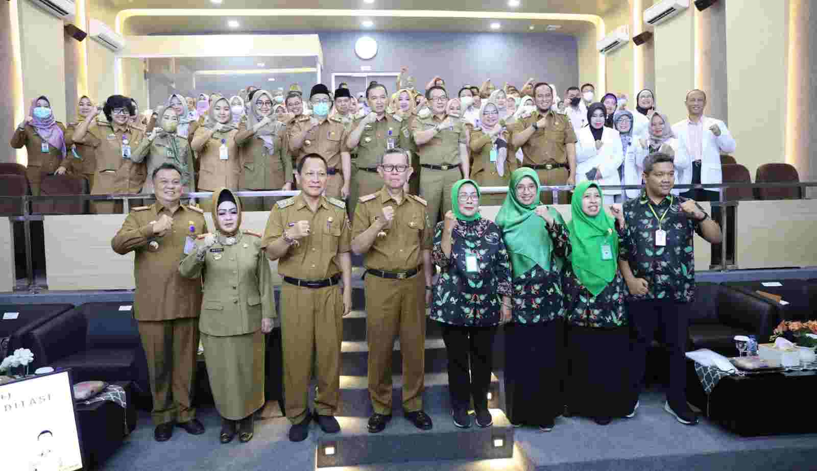 Gubernur Berharap RSUDAM Optimal Mempertahankan Akreditasi Paripurna yang Telah Diraih Gubernur Berharap RSUDAM Optimal Mempertahankan Akreditasi Paripurna yang Telah Diraih