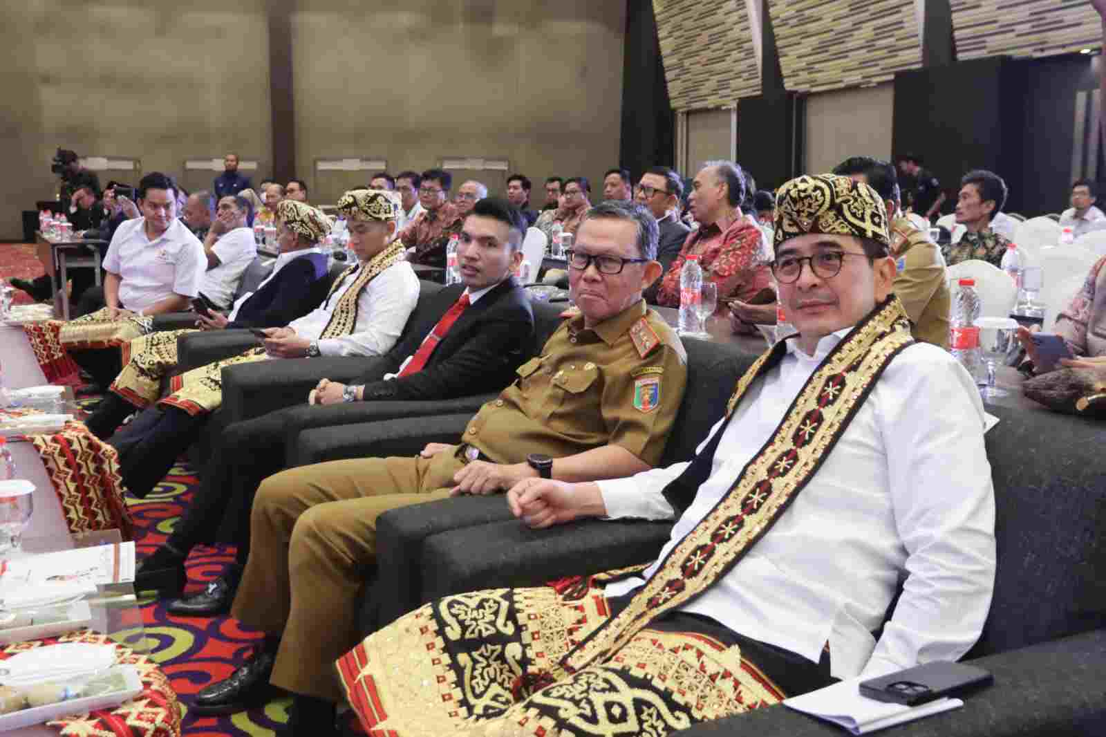 Pengukuhan dan Pelantikan Pengurus KADIN, Gubernur Harapkan Sinergitas Membangun Lampung Pengukuhan dan Pelantikan Pengurus KADIN, Gubernur Harapkan Sinergitas Membangun Lampung