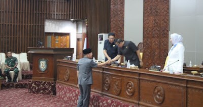 Gubernur Rohidin Sampaikan Nota Penjelasan atas Dua Raperda, Berikut Penjelasannya Gubernur Rohidin Sampaikan Nota Penjelasan atas Dua Raperda, Berikut Penjelasannya