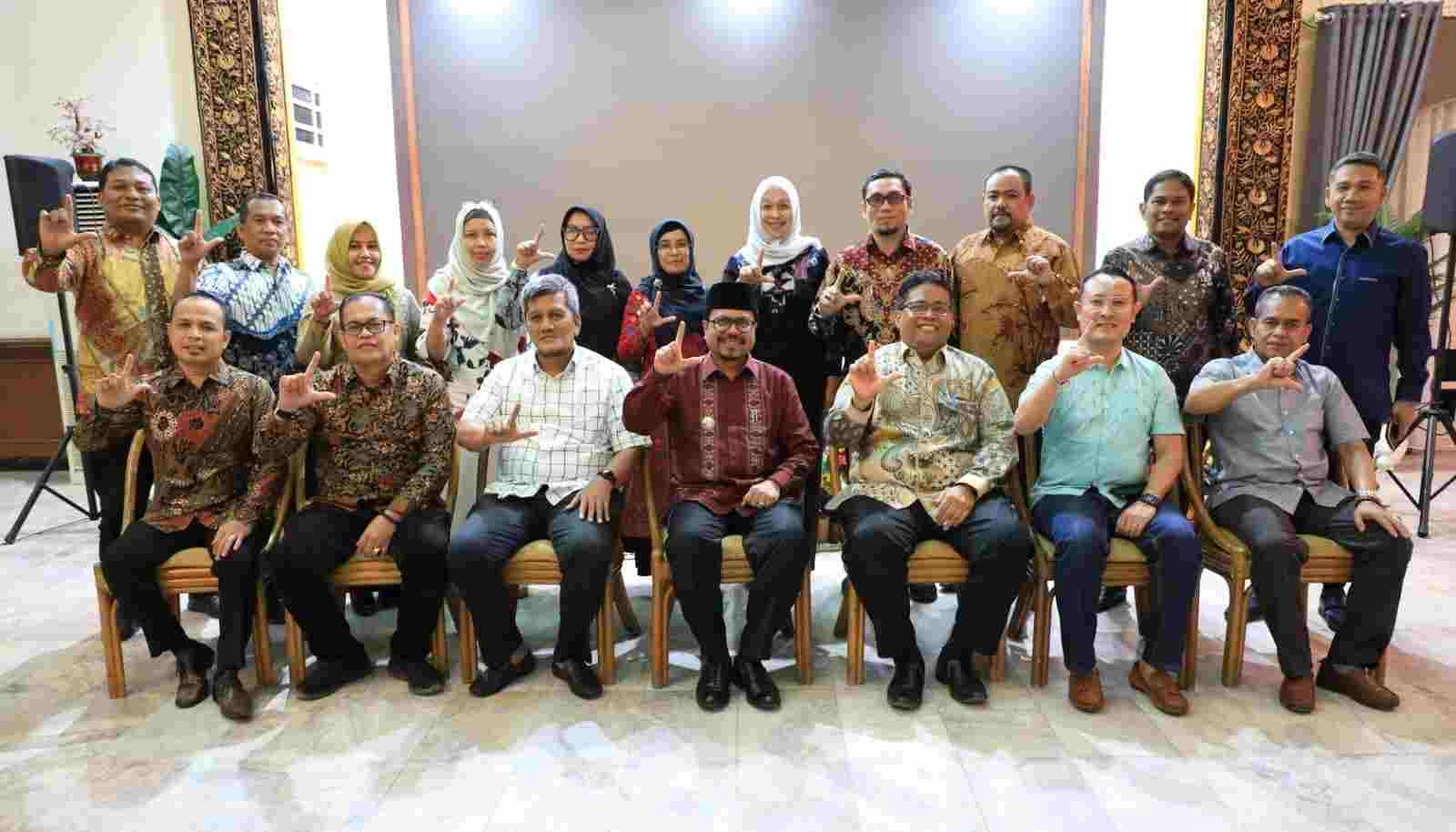 Temu Ramah Dengan Paramedis RSUCM, Pj Bupati Aceh Utara Minta Permudah Layanan Masyarakat Temu Ramah Dengan Paramedis RSUCM, Pj Bupati Aceh Utara Minta Permudah Layanan Masyarakat