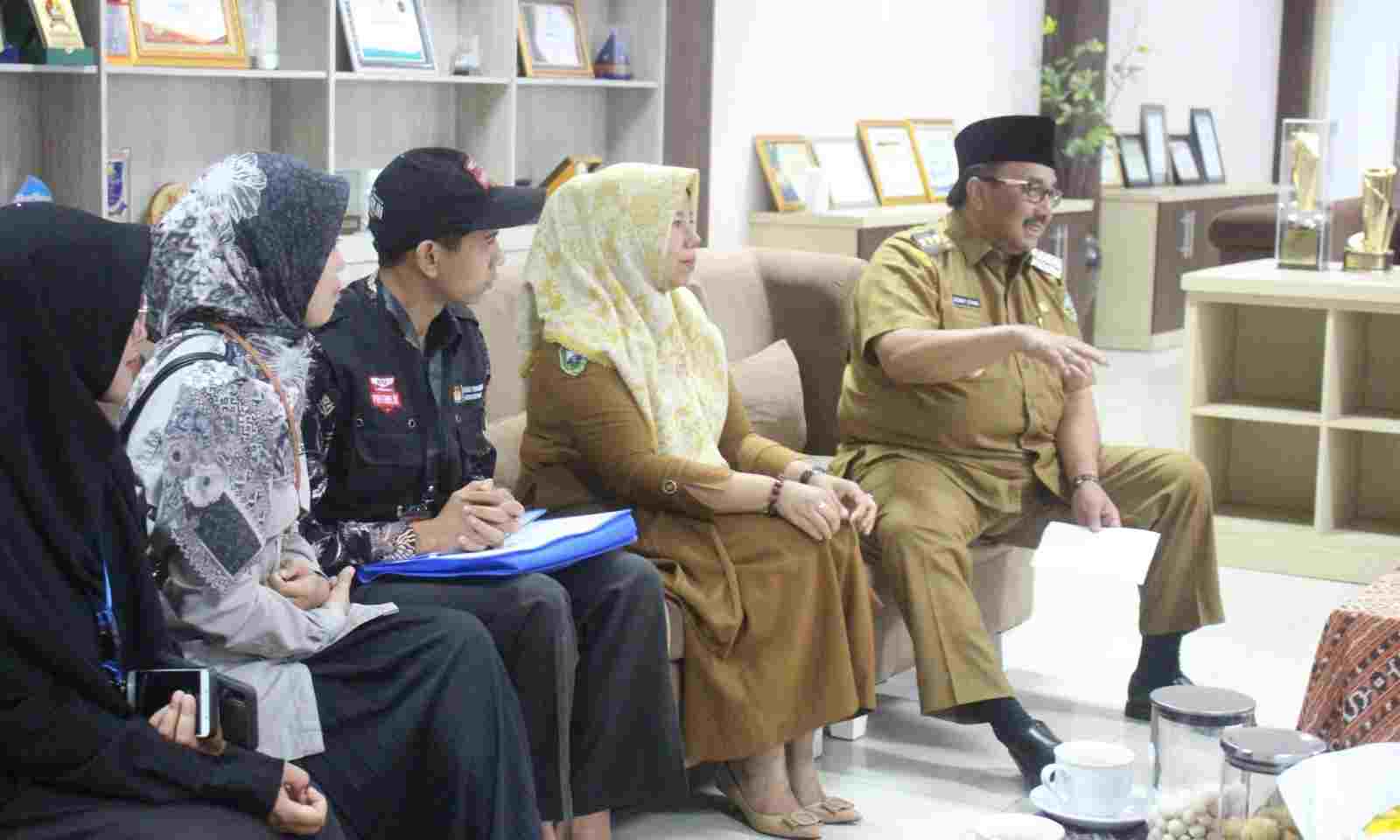 Bupati Pasaman Didatangi Pantarlih, Mari Ikut Berpartisipasi Pemilu 2024 Bupati Pasaman Didatangi Pantarlih, Mari Ikut Berpartisipasi Pemilu 2024