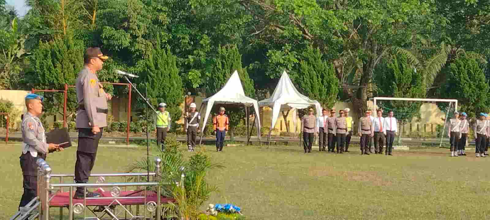 Apel Gelar Pasukan Ops Keselamatan Toba 2023, Kapolres: Kedepankan Pendekatan Preventif Apel Gelar Pasukan Ops Keselamatan Toba 2023, Kapolres: Kedepankan Pendekatan Preventif