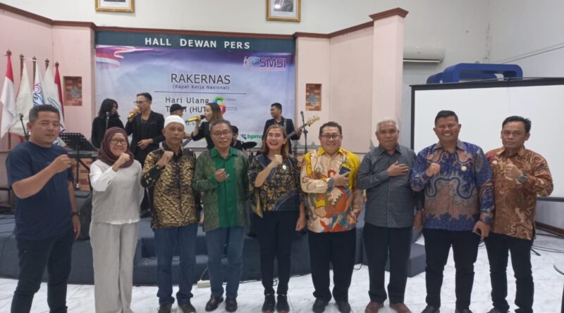 Rakernas Berakhir, SMSI Minta Presiden Jokowi Tidak Menandatangani Rancangan Perpres Publisher Right Rakernas Berakhir, SMSI Minta Presiden Jokowi Tidak Menandatangani Rancangan Perpres Publisher Right